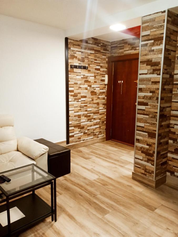 Precioso Apartamento 3 Habitaciones. Con Patio. Camas Buitenkant foto