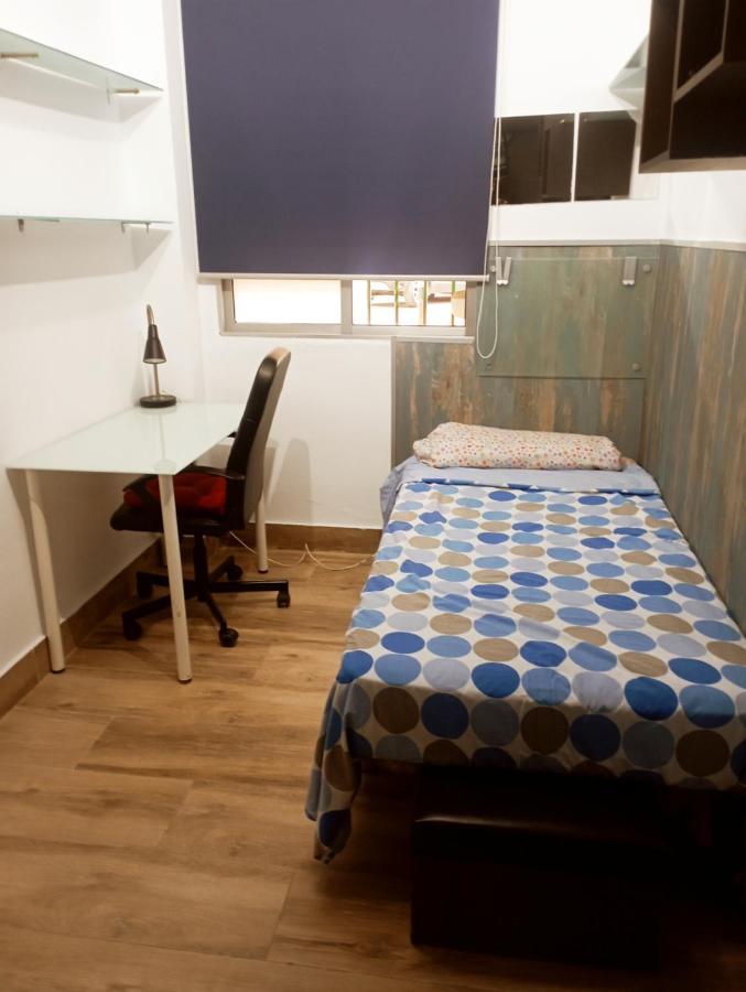 Precioso Apartamento 3 Habitaciones. Con Patio. Camas Buitenkant foto